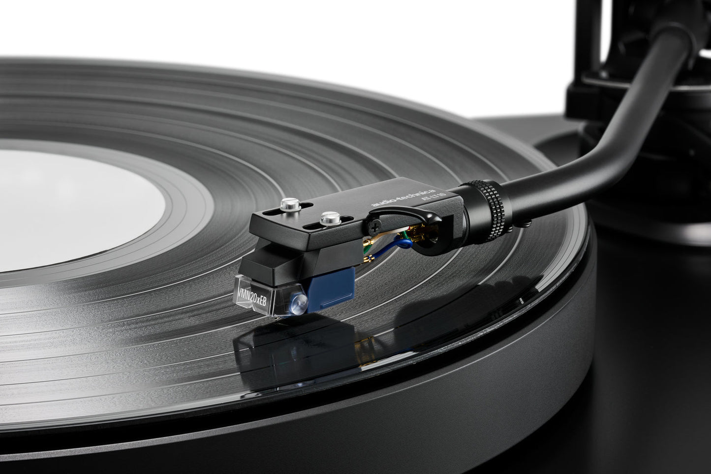 Audio-Technica Headshell/Cartridge Combo Kit AT-VM520xEB/H